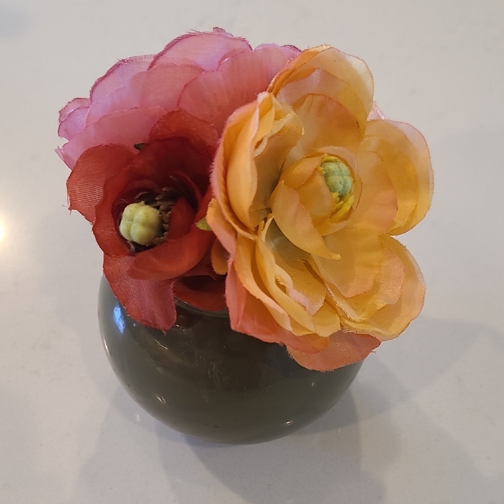 PIER 1 IMPORT Floral Arrangement in Vase